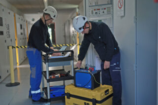 Image The Solution for Efficient Commissioning of Medium-Voltage Switchgears