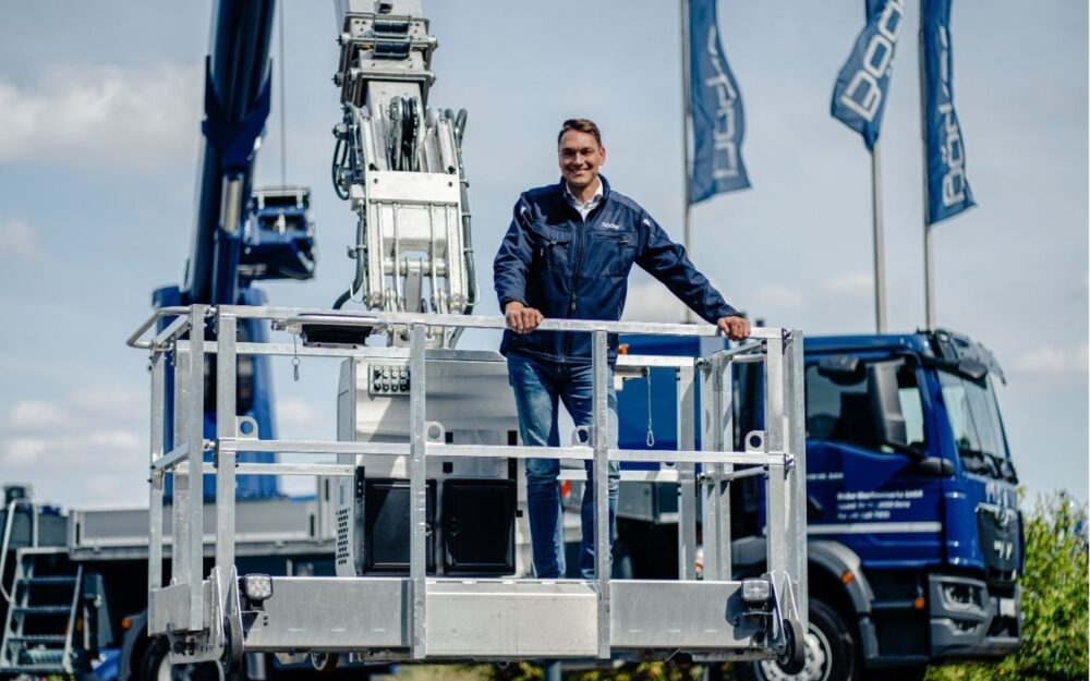 The Böcker Lift from the Louvre Heist that Went Viral: The Story Told by Its President