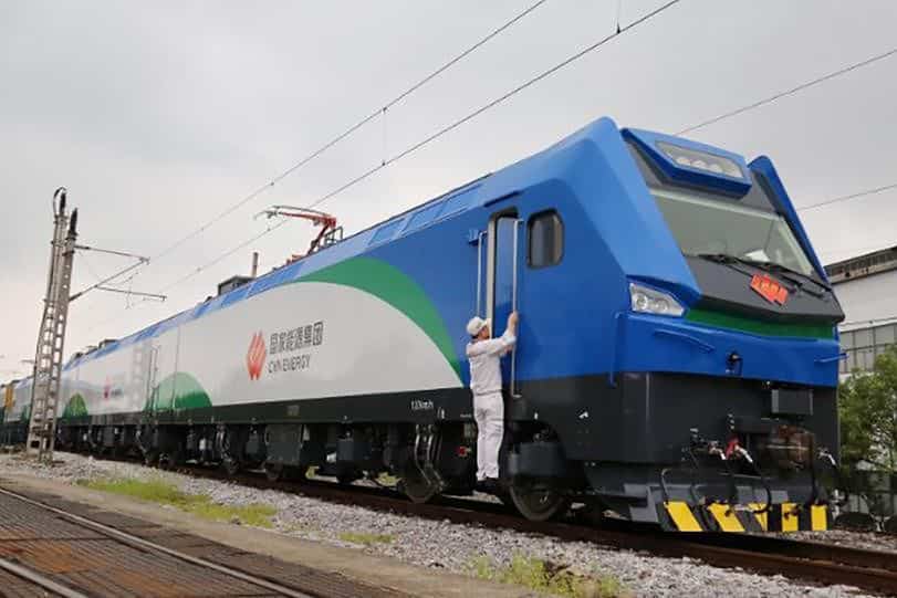 This summer, CRRC Zhuzhou Electric Locomotive unveiled the most powerful electric locomotive in the world, a 106-meter long, 24-axle, 28,800-kilowatt "monster" designed for coal convoys.