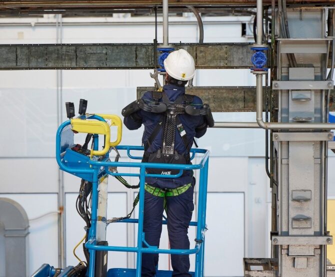 Image Comau Expands Its Wearable Robotics Portfolio with the New MATE-XT GO Exoskeleton