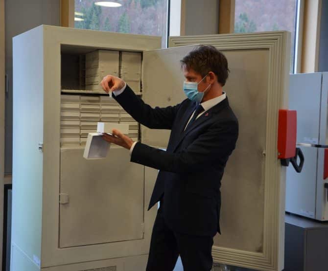 Image COVID-19 Vaccines: The Rise of the Ultra-Low Temperature Freezer