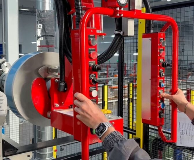Image Dalmec Industrial Manipulator for Safe and Efficient Handling of Plastic Film Reels