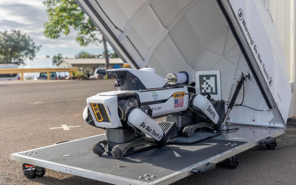 DroneDog kennel
