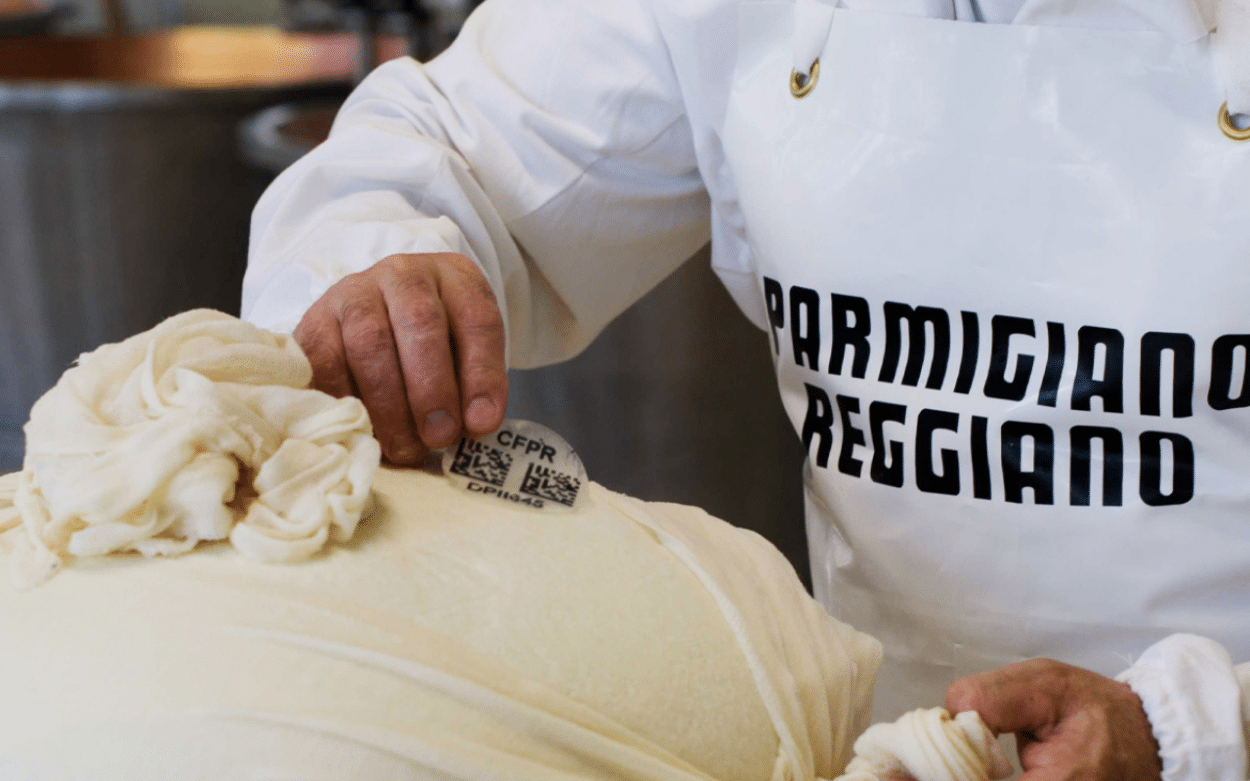 The chip is a light-activated micro-transponder as small as a grain of salt and is placed onto the external skin of the cheese wheel, close to two QR codes also used for tracking. 