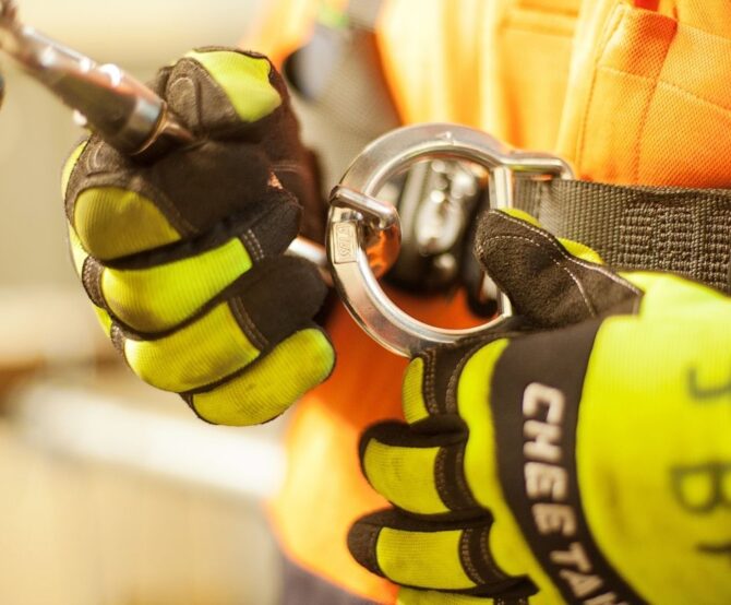 Image [Buying Guide] How to Choose the Right Protection Gloves?