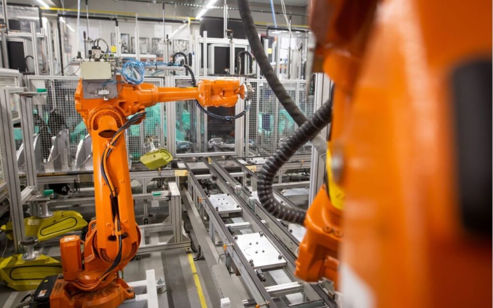 [BUYING GUIDE] How to Choose the Right Industrial Robot?