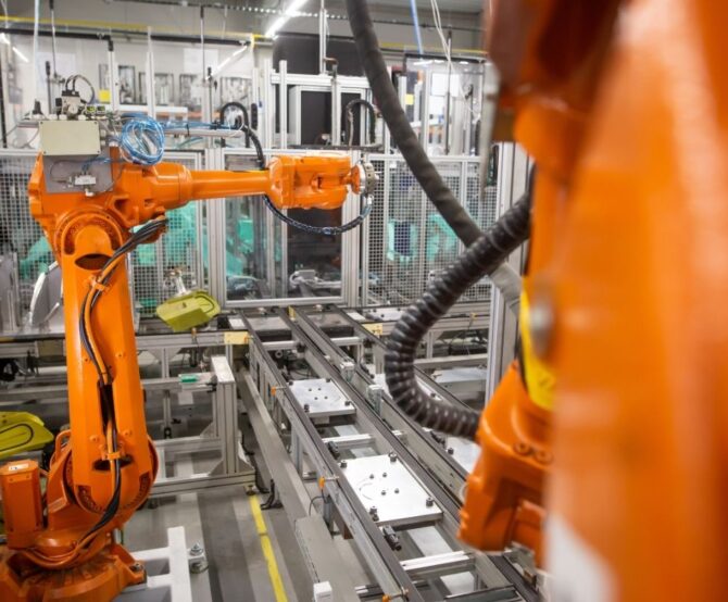 Image [BUYING GUIDE] How to Choose the Right Industrial Robot?