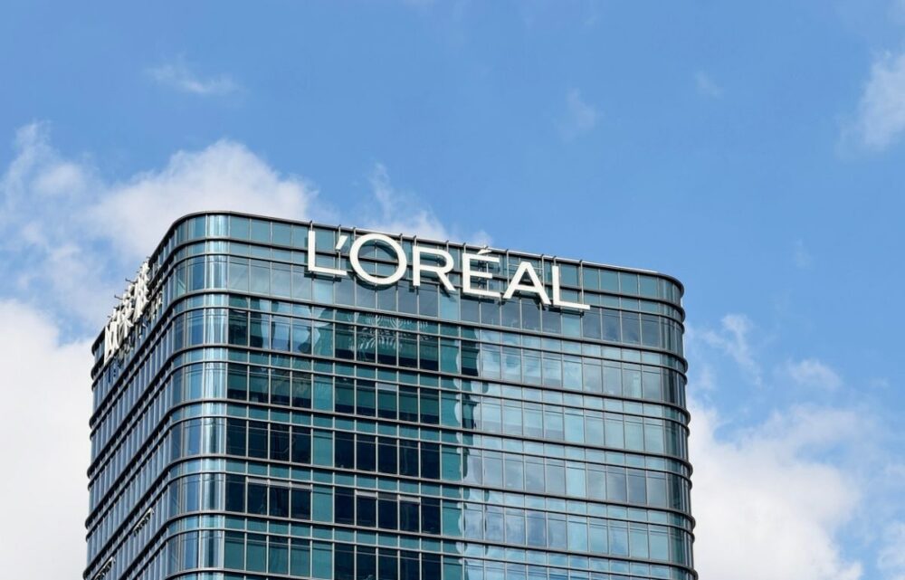 Image L’Oréal’s Supply Chain Makeover: From Global Giant to Agile, Green, and Consumer-Centric