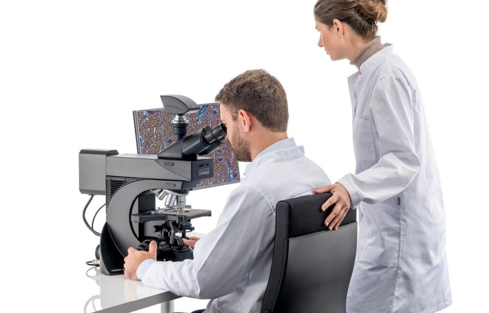 Image Choosing the Right Clinical Microscope: A Guide for Anatomic and Clinical Pathology