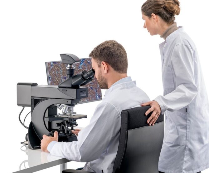 Image Choosing the Right Clinical Microscope: A Guide for Anatomic and Clinical Pathology