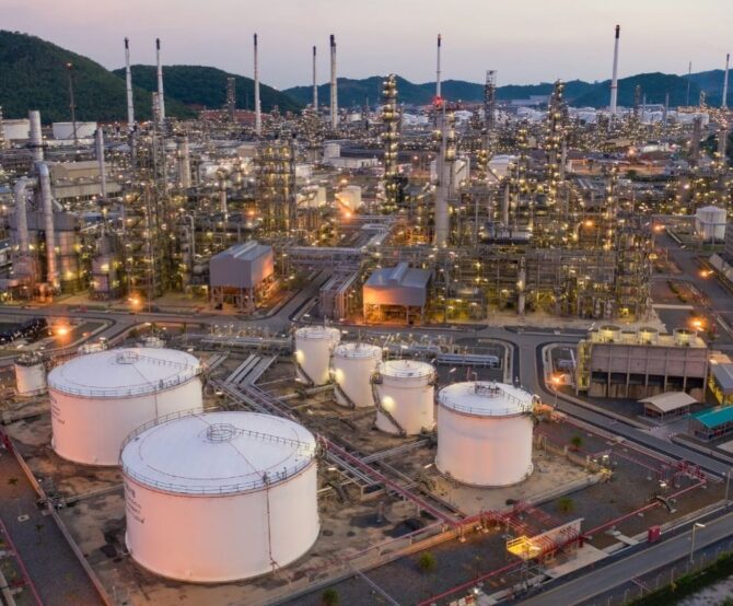 Image Safe and Reliable Level and Pressure Measurement for Oil & Gas (by VEGA)