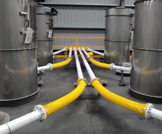 Image EXTRABEND and EXTRACURVE in DURASINT® Reduce Wear Where Pneumatic Conveying Systems Need it Most