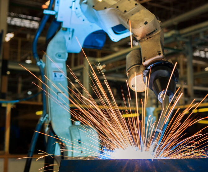 Image Choose France: Behind the Record Announcements, the True Dilemma Facing French Industry