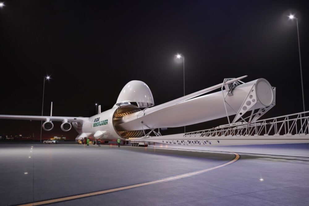 WindRunner unloading Wind Turbine