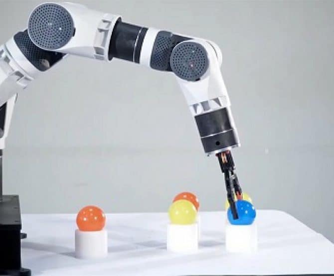 Image [AUTOMATICA 2018] COMAU and the Triple HUMANufacturing Experience
