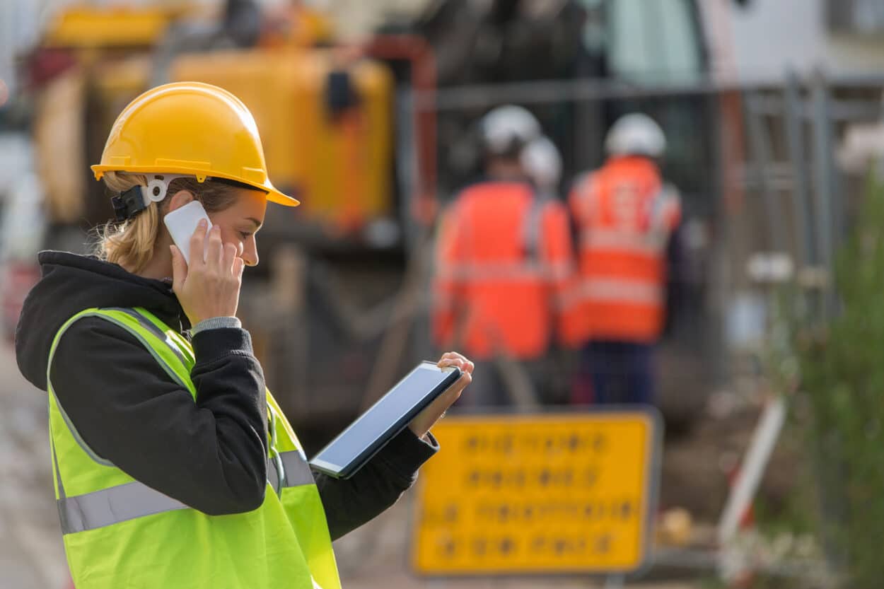 The 50th Anniversary of Mobile Phones: A Look at Their Revolutionary Impact on Industry