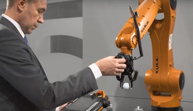 Image [EMO 2017] Teach Your Robot