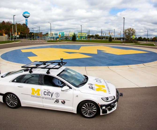 Image “Fake Cities” Help Automakers Refine Driverless Car Technology