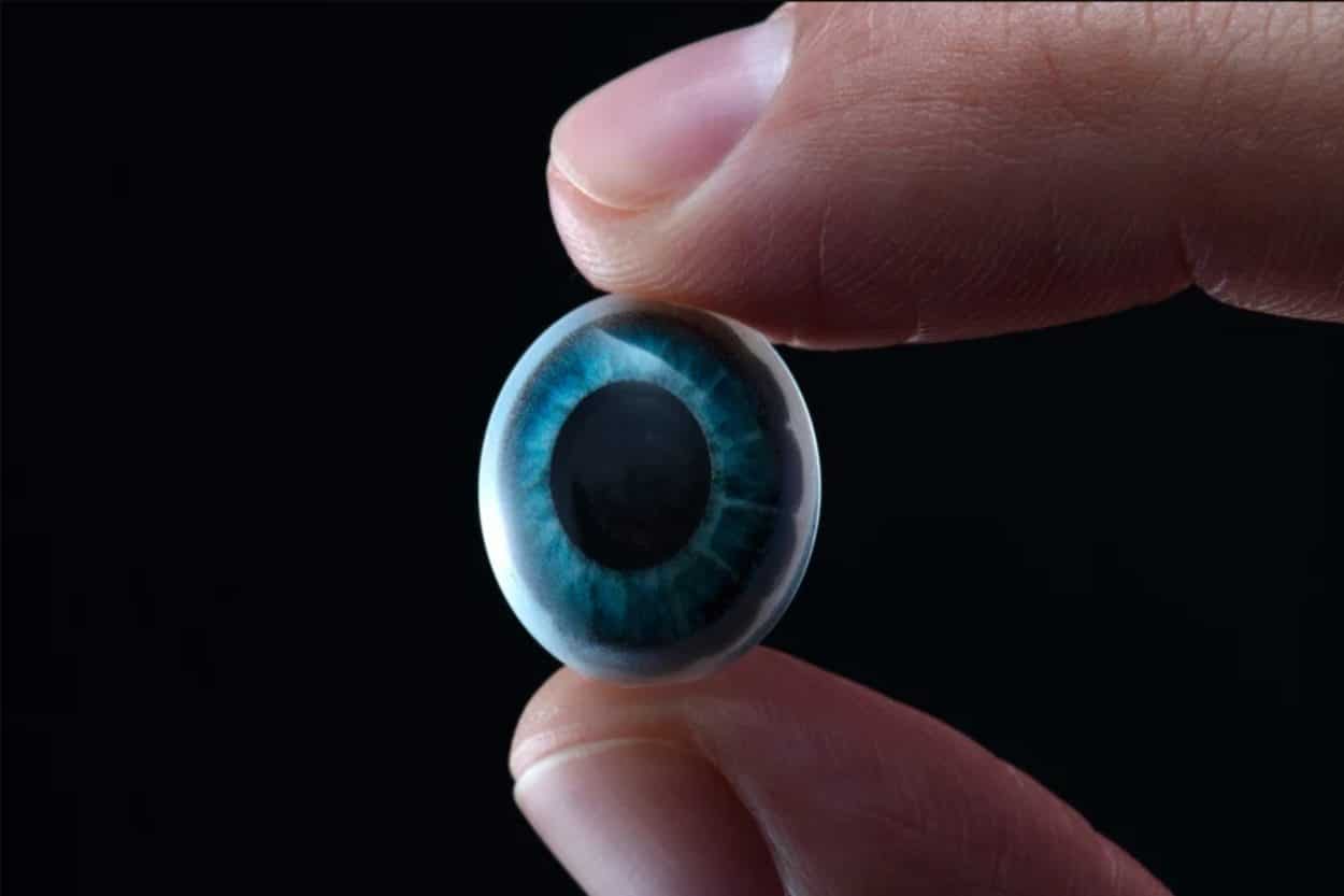 Bionic contact lens (Credit: Mojo Vision)