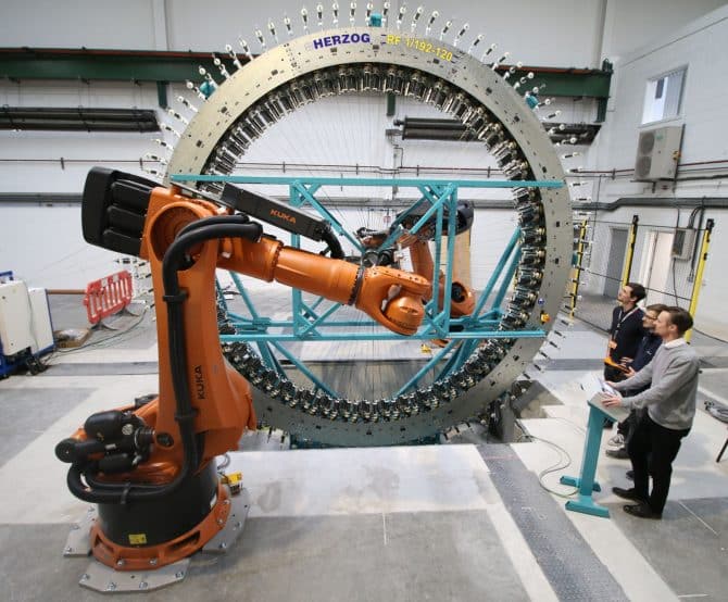 Image Thinking Big with a Large-scale Robotic Braider